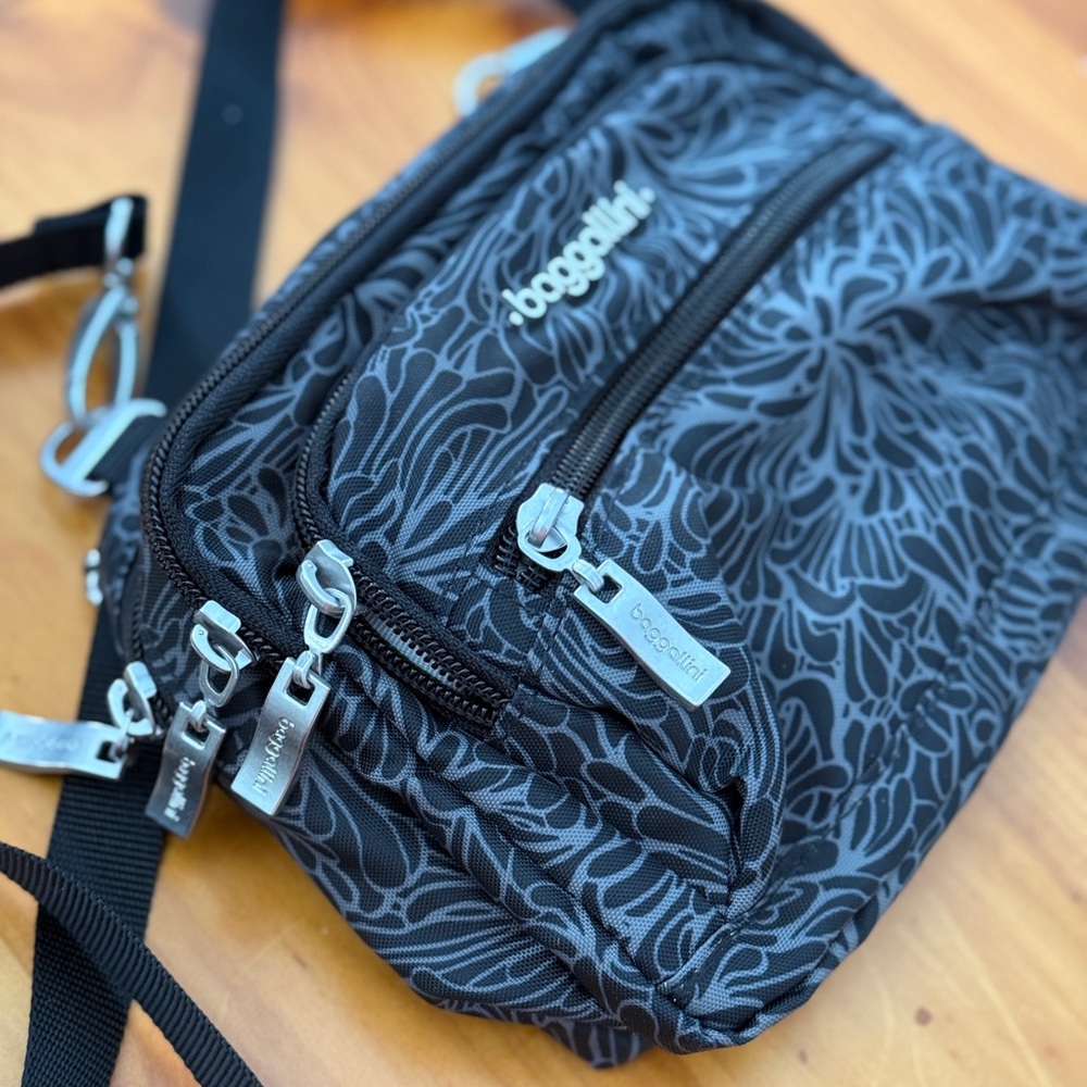 Baggallini Black Crossbody Bag